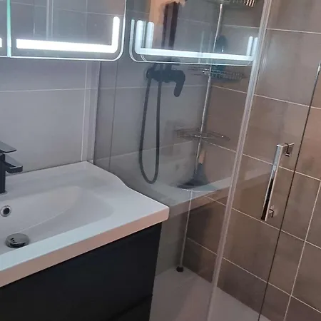 T2 Climatise Avec Piscine Et Parking A 100m De La - Fr-1-607-207 Appartement Agde
